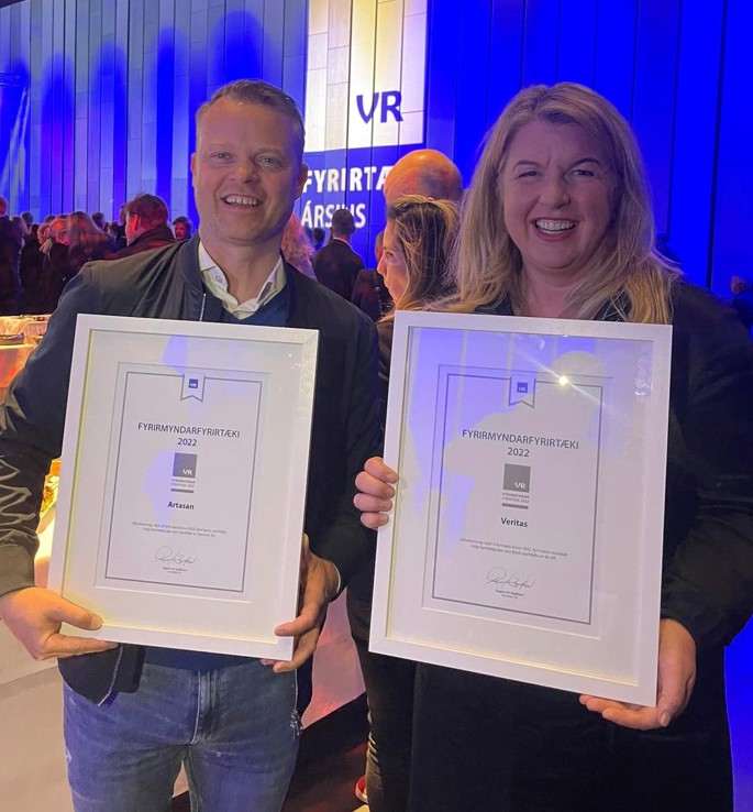 Veritas og Artasan Fyrirmyndarfyrirtæki VR 2022